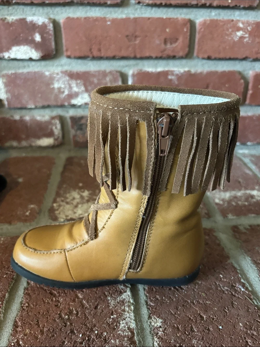 Momogrow Leather Moccasin Fringe Lace-Up Kids Boots Girl’s Size 10